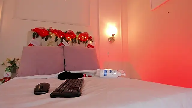 Snapshot of dani_skinny_ chatting on 12/04/24, 06:06 dani skinny  online show from 12/04/24, 06:06