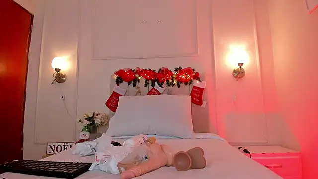 Snapshot of dani_skinny_ chatting on 12/05/24, 02:44 dani skinny  online show from 12/05/24, 02:44