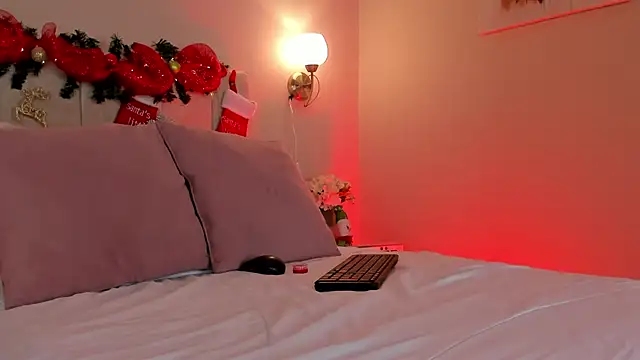 Snapshot of dani_skinny_ chatting on 12/29/24, 06:27 dani skinny  online show from 12/29/24, 06:27