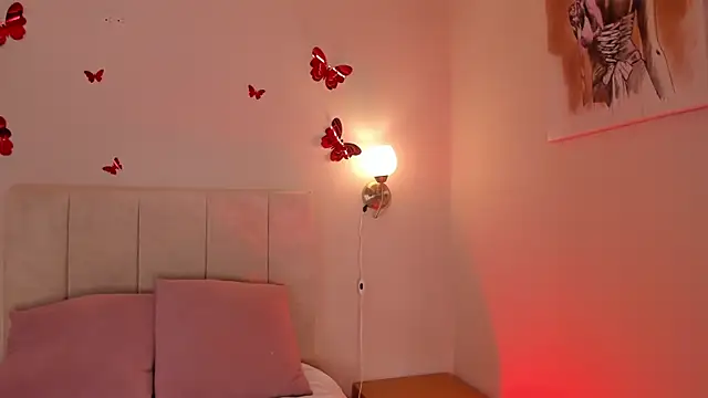 Snapshot of dani_skinny_ chatting on 03/21/25, 06:07 dani skinny  online show from 03/21/25, 06:07