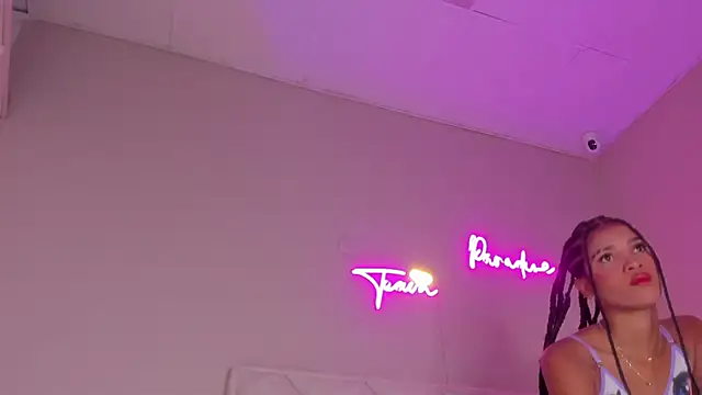 Snapshot of dani_skinny_ chatting on 09/15/25, 11:54 dani skinny  online show from 09/15/25, 11:54