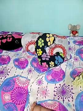 Snapshot of ELISA_90 chatting on 03/08/25, 02:01 ELISA 90 online show from 03/08/25, 02:01