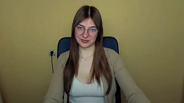 Snapshot of Luna_Lush_ chatting on 04/24/26, 09:45 Luna Lush online show from 04/24/26, 09:45
