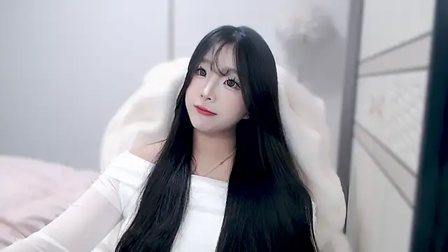 Snapshot of Legend-Night chatting on 02/11/25, 11:32 Legend-Night online show from 02/11/25, 11:32