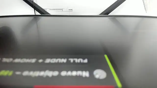 Snapshot of Molly_naughty__ chatting on 12/06/24, 11:44 Molly naughty online show from 12/06/24, 11:44