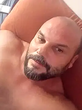 Snapshot of Javierchico chatting on 07/24/26, 03:43 Javierchico online show from 07/24/26, 03:43