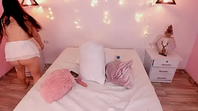 Snapshot of Katta_Gil chatting on 12/02/25, 01:39 Katta Gil online show from 12/02/25, 01:39