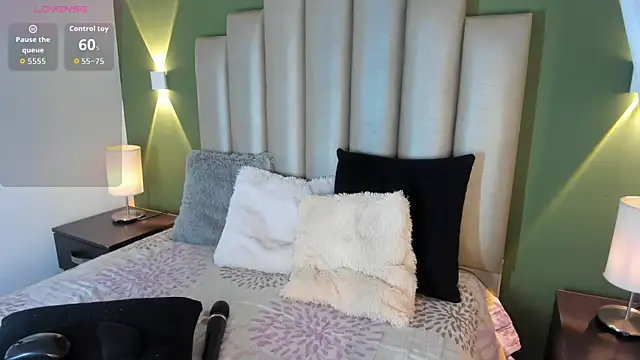 Emmawattsom online show from 11/27/25, 12:29