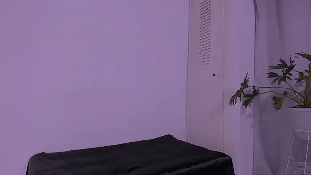 Miiafoxxx online show from 10/25/25, 02:19