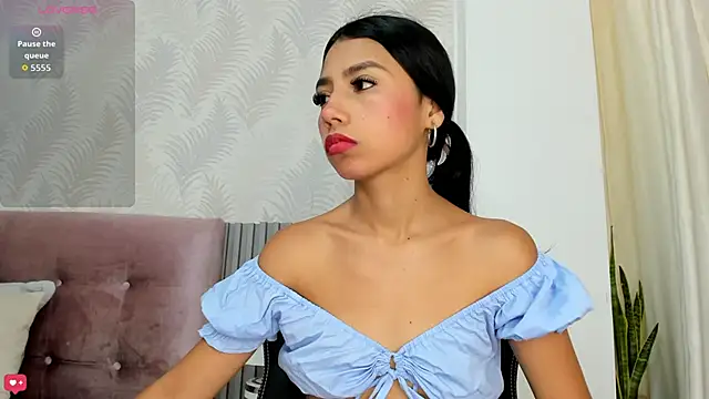 Snapshot of Little_caprice_x chatting on 10/14/25, 12:28 Little caprice x online show from 10/14/25, 12:28