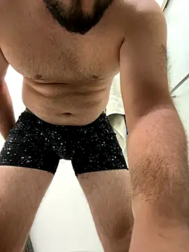 Snapshot of yododav28 chatting on 10/24/25, 04:31 yododav28 online show from 10/24/25, 04:31