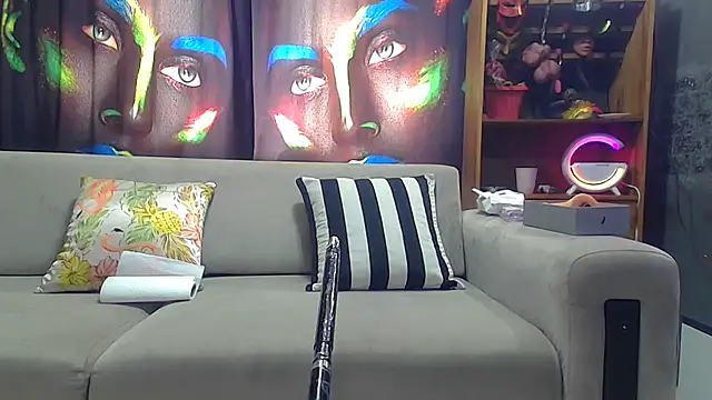 Snapshot of Bitter_ chatting on 02/24/25, 10:37 Bitter online show from 02/24/25, 10:37