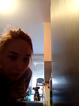 Snapshot of ElektrikFrancaise chatting on 09/18/25, 02:19 ElektrikFrancaise online show from 09/18/25, 02:19