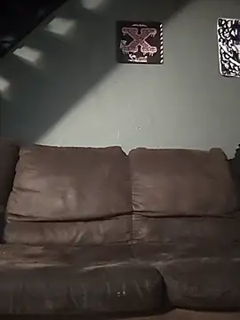 Snapshot of ElektrikFrancaise chatting on 12/20/25, 04:58 ElektrikFrancaise online show from 12/20/25, 04:58