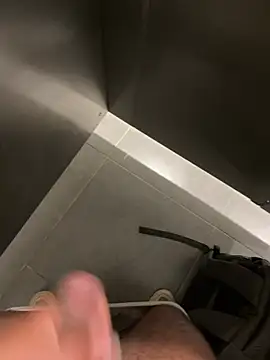 thiagowes online show from 04/12/26, 07:52