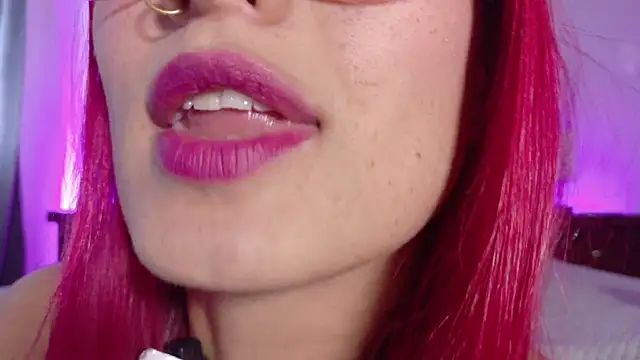 luccycollins  online show from 10/09/25, 04:05