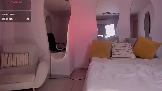 RebeccaHudson online show from 03/07/25, 06:13