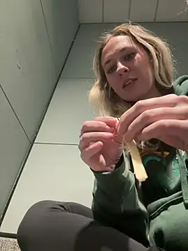 M1ssyk1ssy online show from 01/10/25, 03:48