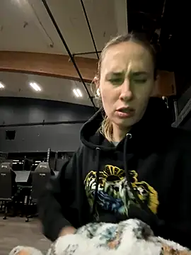 M1ssyk1ssy online show from 11/24/25, 10:42