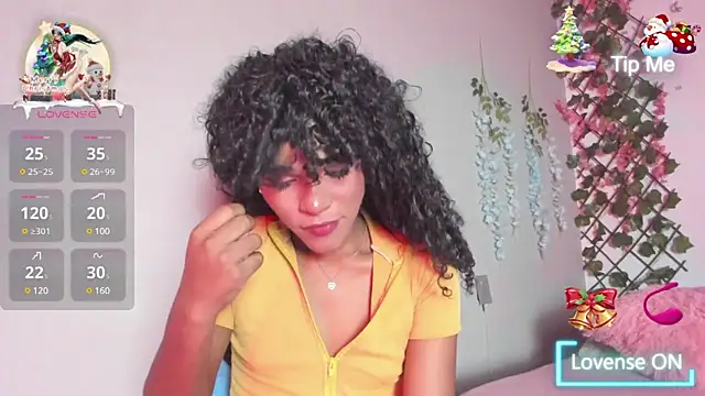 Snapshot of alexaa_cutee chatting on 12/29/24, 03:33 alexaa cutee online show from 12/29/24, 03:33