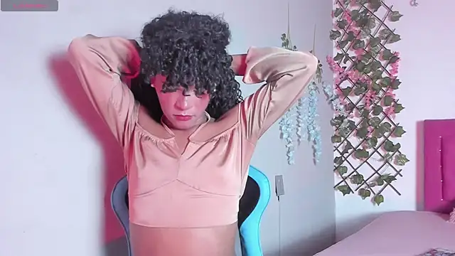 Snapshot of alexaa_cutee chatting on 01/10/25, 02:35 alexaa cutee online show from 01/10/25, 02:35