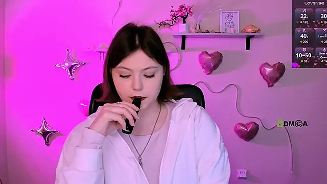 nikole kitt online show from 02/16/26, 07:54