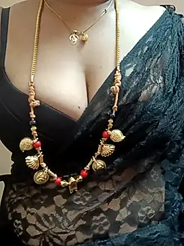 Snapshot of gaurika18 chatting on 03/06/25, 12:54 gaurika18 online show from 03/06/25, 12:54