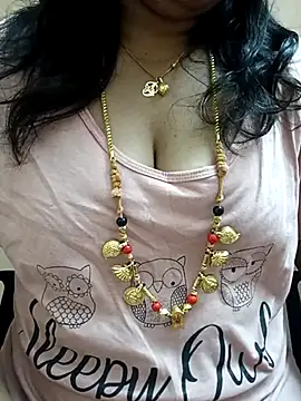 Snapshot of gaurika18 chatting on 03/09/25, 06:11 gaurika18 online show from 03/09/25, 06:11