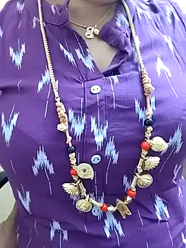 Snapshot of gaurika18 chatting on 03/19/25, 02:02 gaurika18 online show from 03/19/25, 02:02