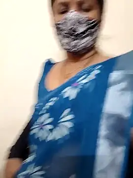 Snapshot of gaurika18 chatting on 11/30/25, 12:20 gaurika18 online show from 11/30/25, 12:20