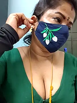 gaurika18 online show from 06/28/26, 09:43