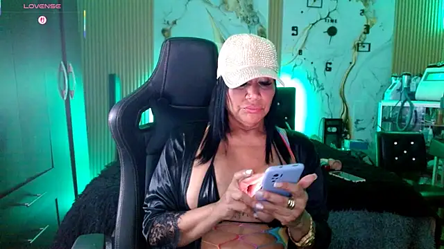 Demion prince online show from 04/24/26, 12:35