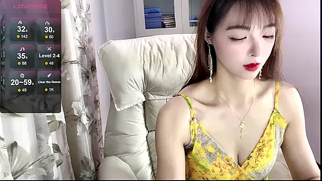 Snapshot of NINIbaby-99 chatting on 01/06/25, 08:28 NINIbaby-99 online show from 01/06/25, 08:28