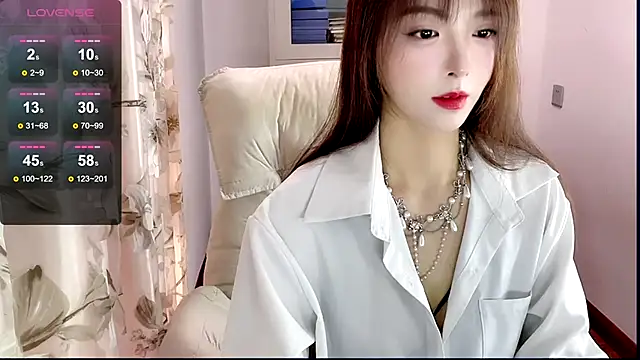 Snapshot of NINIbaby-99 chatting on 01/11/25, 01:11 NINIbaby-99 online show from 01/11/25, 01:11