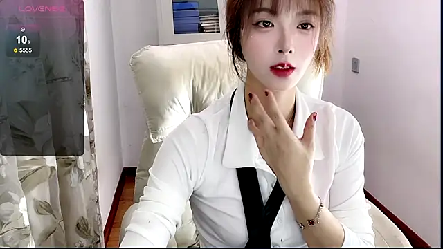 Snapshot of NINIbaby-99 chatting on 01/13/25, 05:44 NINIbaby-99 online show from 01/13/25, 05:44
