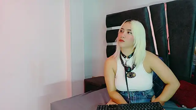 AliceandMax online show from 03/07/26, 01:52