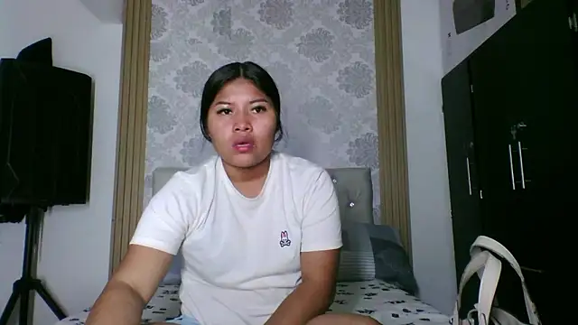 JenniferChian online show from 01/17/26, 04:11