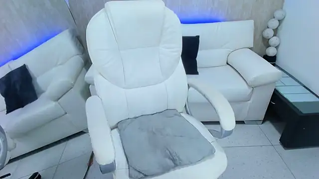 meggan 77 online show from 02/08/25, 04:14