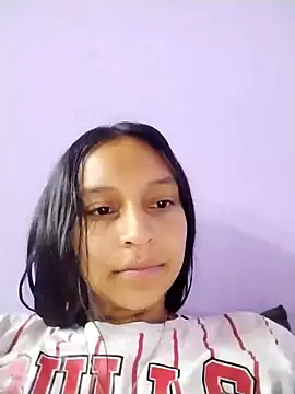 Snapshot of emma_ambar chatting on 01/06/25, 01:42 emma ambar online show from 01/06/25, 01:42