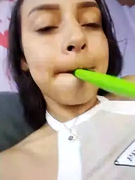 Snapshot of emma_ambar chatting on 02/20/25, 04:28 emma ambar online show from 02/20/25, 04:28