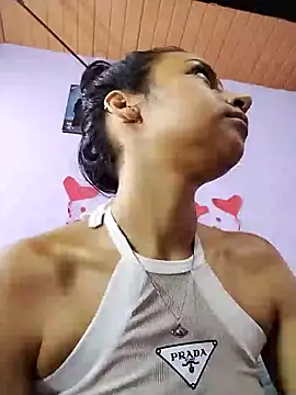 Snapshot of emma_ambar chatting on 02/22/25, 12:38 emma ambar online show from 02/22/25, 12:38