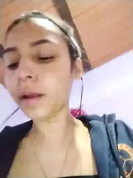 Snapshot of emma_ambar chatting on 02/28/25, 12:10 emma ambar online show from 02/28/25, 12:10