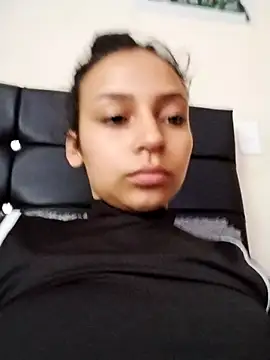 Snapshot of emma_ambar chatting on 10/28/25, 08:22 emma ambar online show from 10/28/25, 08:22