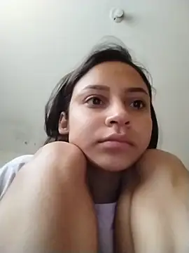 Snapshot of emma_ambar chatting on 10/31/25, 05:03 emma ambar online show from 10/31/25, 05:03