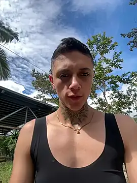 Snapshot of _PhillipBrown chatting on 12/15/24, 06:48 PhillipBrown online show from 12/15/24, 06:48