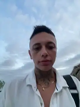 Snapshot of _PhillipBrown chatting on 12/27/24, 11:06 PhillipBrown online show from 12/27/24, 11:06