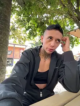 Snapshot of _PhillipBrown chatting on 01/29/25, 02:21 PhillipBrown online show from 01/29/25, 02:21