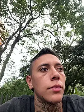 Snapshot of _PhillipBrown chatting on 02/13/25, 08:55 PhillipBrown online show from 02/13/25, 08:55