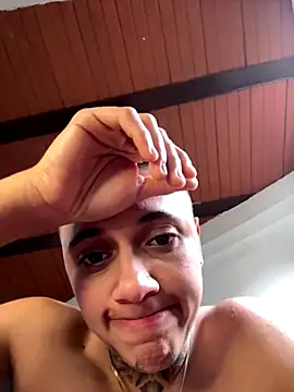 Snapshot of _PhillipBrown chatting on 09/18/25, 08:44 PhillipBrown online show from 09/18/25, 08:44