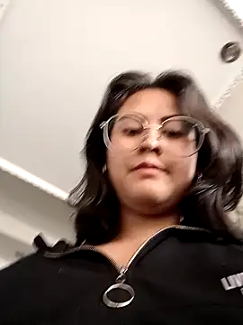 lara moon25 online show from 12/10/24, 06:38